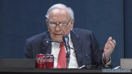 配资炒股配资门户 巴菲特警示财政政策风险：“财政政策让我害怕”